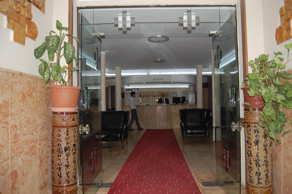 Nil & Alav Hotel